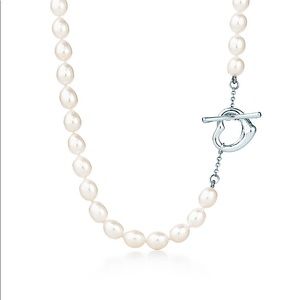 Tiffany & Co Elsa Peretti open heart
pearls